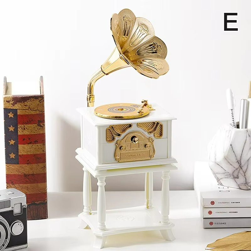 Retro Wooden Gramophone – Vintage Home Ornament