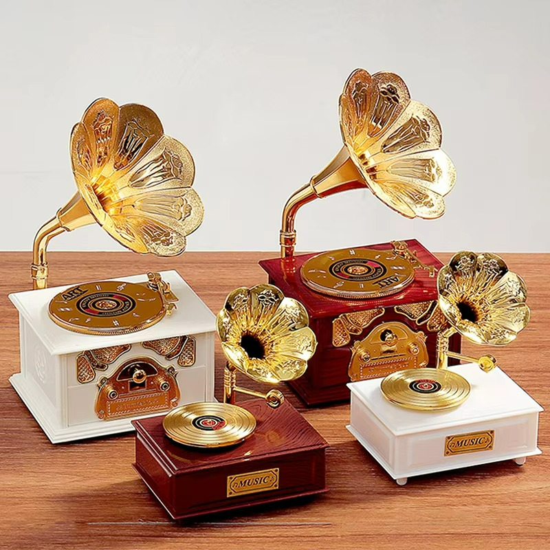 Retro Wooden Gramophone – Vintage Home Ornament